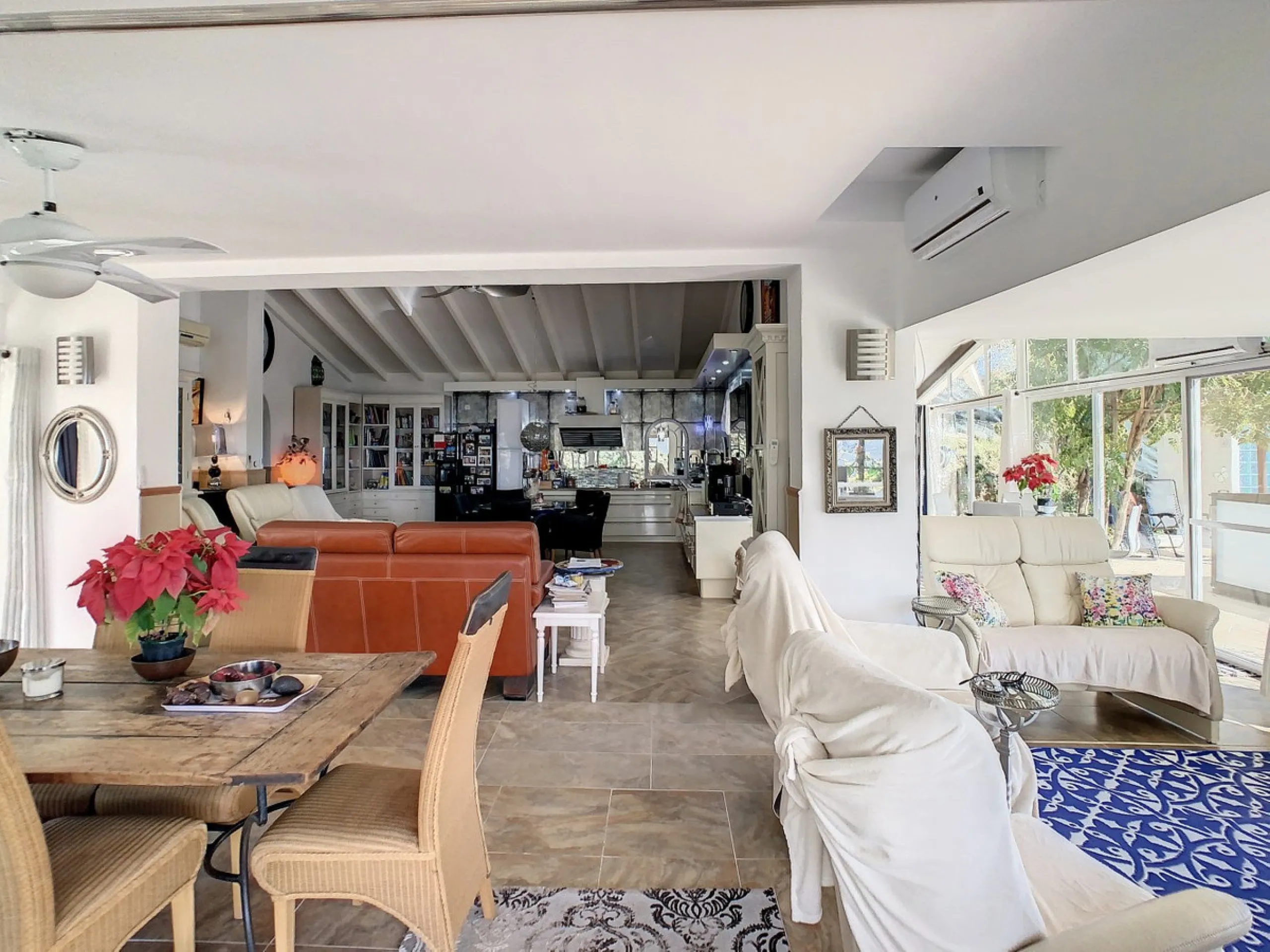 You are looking for a large villa with a heated swimming pool, neatly hidden nearly at the top of a mountain, surrounded by nature with breath-taking views of the valley up to the sea and the village of Arenas? This might just be what you are looking for.