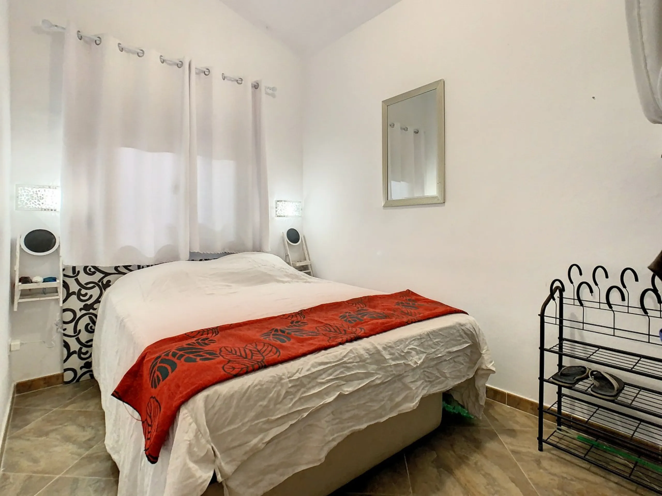 You are looking for a large villa with a heated swimming pool, neatly hidden nearly at the top of a mountain, surrounded by nature with breath-taking views of the valley up to the sea and the village of Arenas? This might just be what you are looking for.