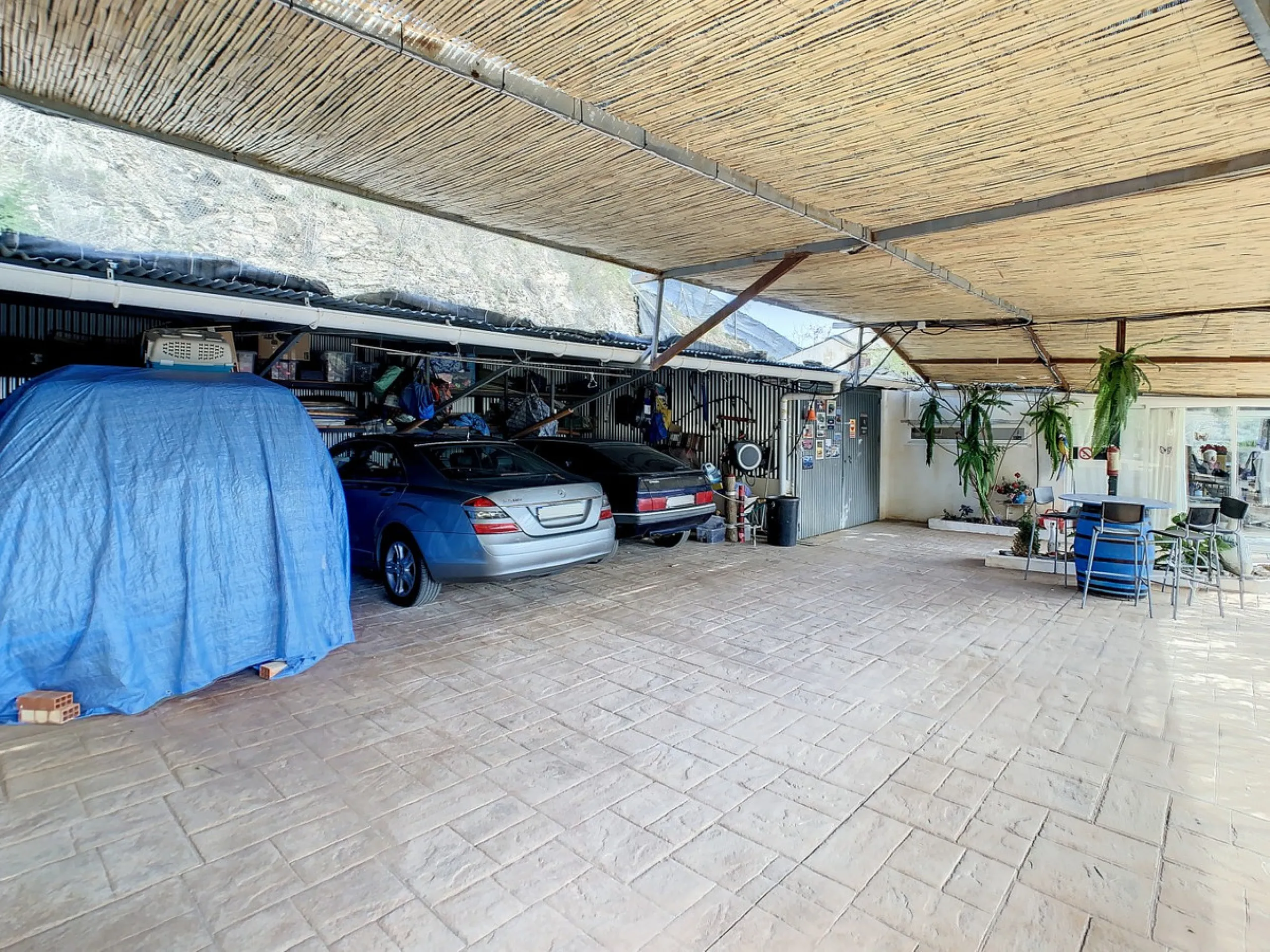 You are looking for a large villa with a heated swimming pool, neatly hidden nearly at the top of a mountain, surrounded by nature with breath-taking views of the valley up to the sea and the village of Arenas? This might just be what you are looking for.