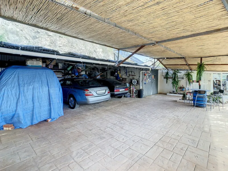 You are looking for a large villa with a heated swimming pool, neatly hidden nearly at the top of a mountain, surrounded by nature with breath-taking views of the valley up to the sea and the village of Arenas? This might just be what you are looking for.