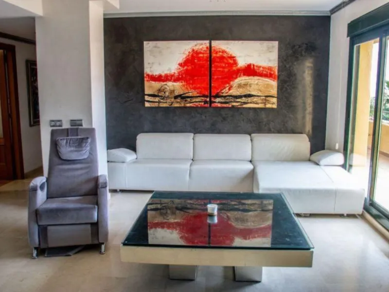 3 Bedrooms, 3 Bathrooms, Built 300 m², Terrace 60 m².
