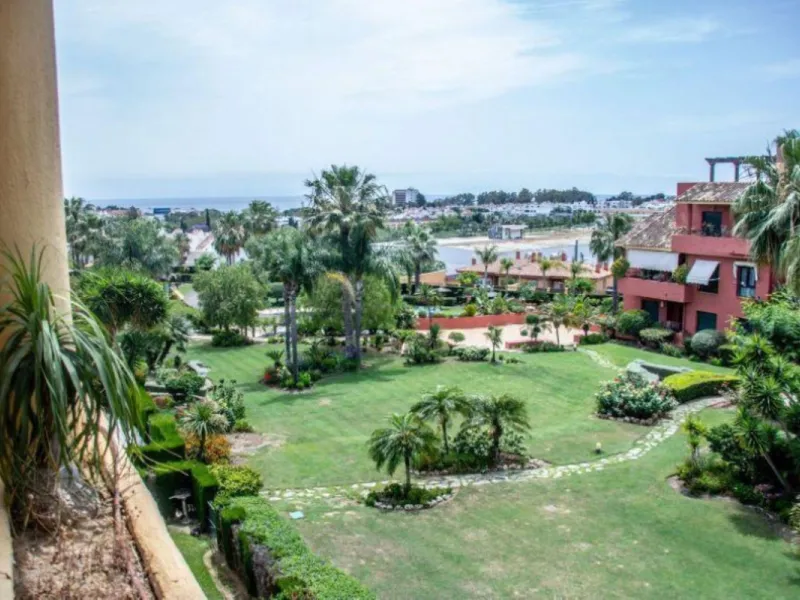 3 Bedrooms, 3 Bathrooms, Built 300 m², Terrace 60 m².