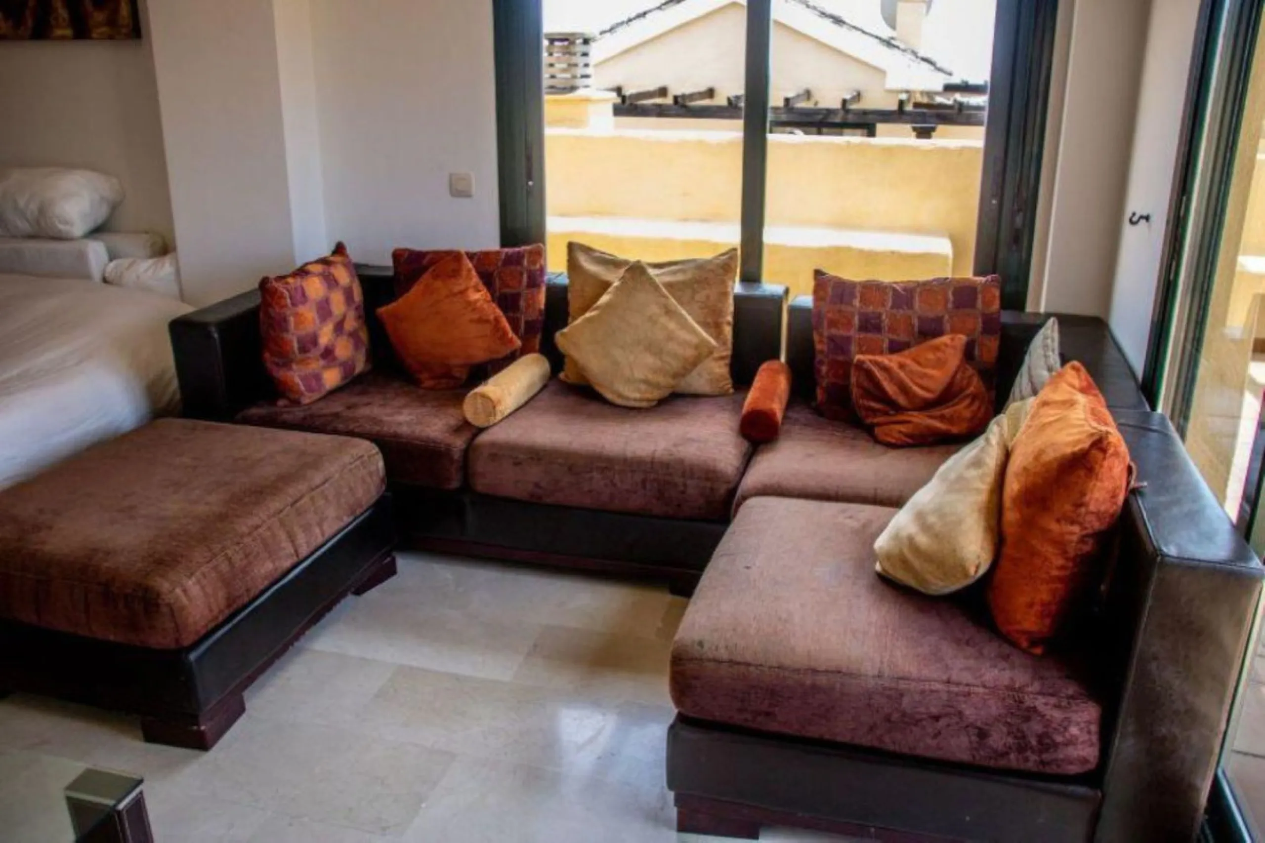 3 Bedrooms, 3 Bathrooms, Built 300 m², Terrace 60 m².