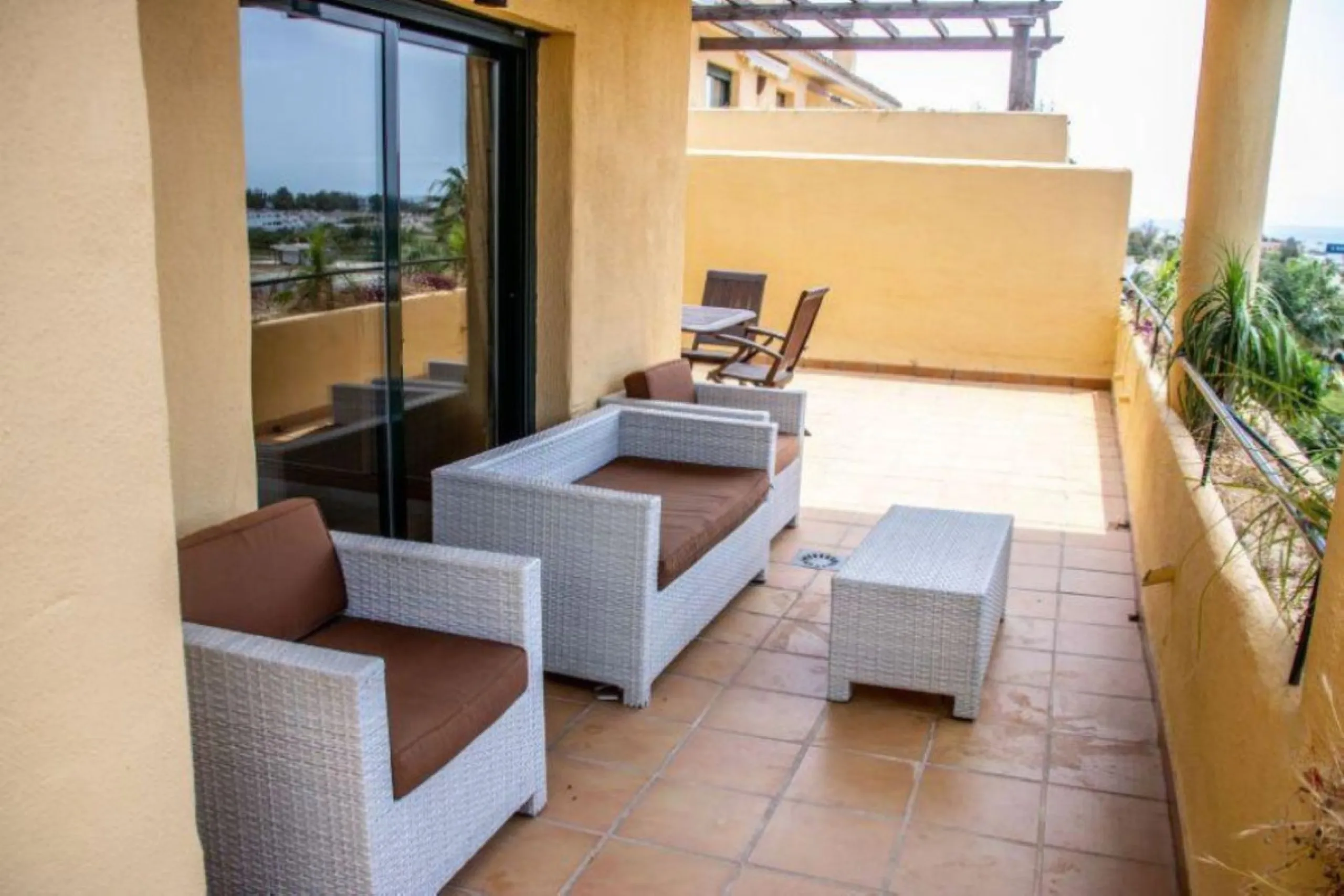 3 Bedrooms, 3 Bathrooms, Built 300 m², Terrace 60 m².