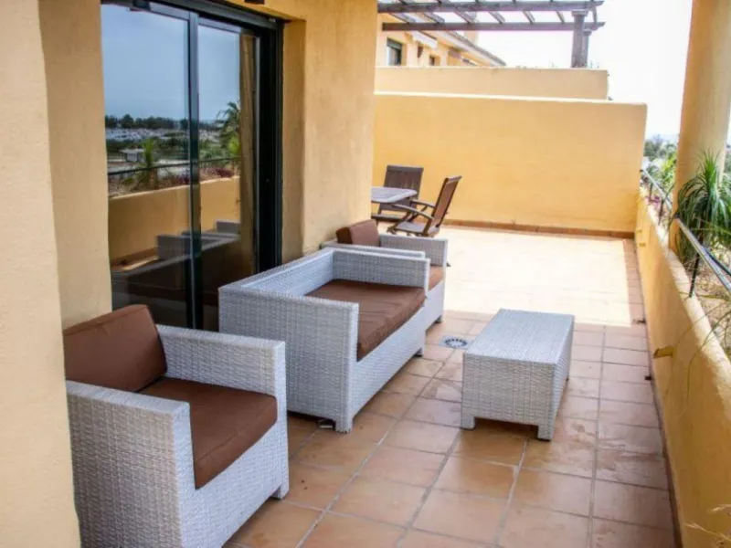 3 Bedrooms, 3 Bathrooms, Built 300 m², Terrace 60 m².