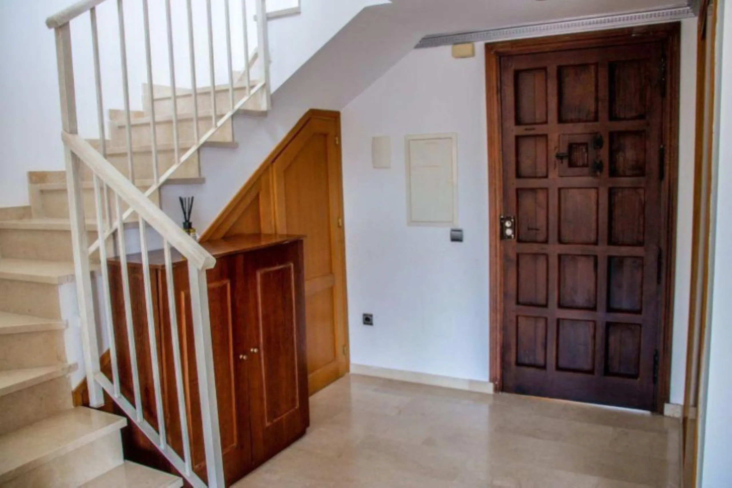 3 Bedrooms, 3 Bathrooms, Built 300 m², Terrace 60 m².