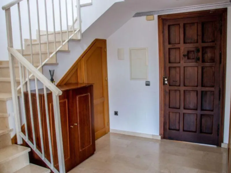 3 Bedrooms, 3 Bathrooms, Built 300 m², Terrace 60 m².