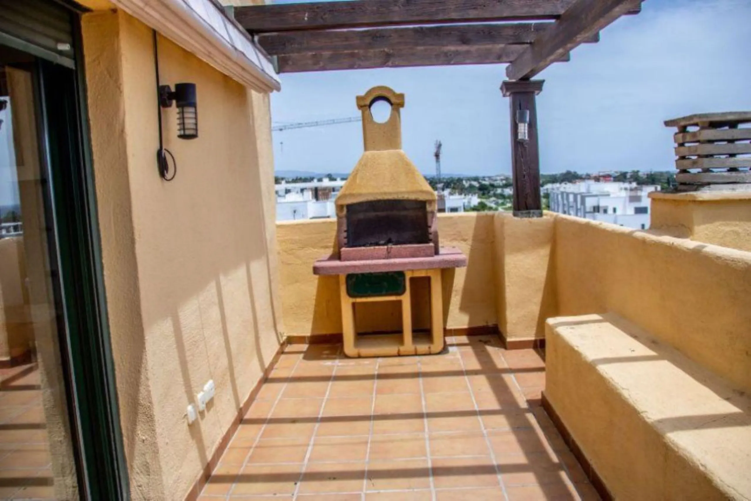 3 Bedrooms, 3 Bathrooms, Built 300 m², Terrace 60 m².