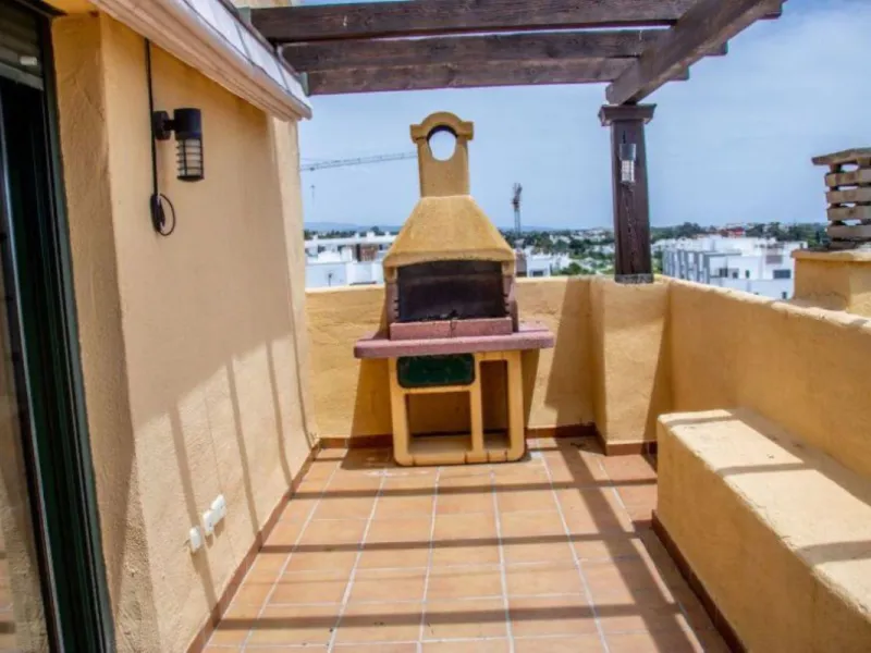 3 Bedrooms, 3 Bathrooms, Built 300 m², Terrace 60 m².