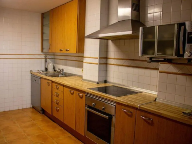 3 Bedrooms, 3 Bathrooms, Built 300 m², Terrace 60 m².