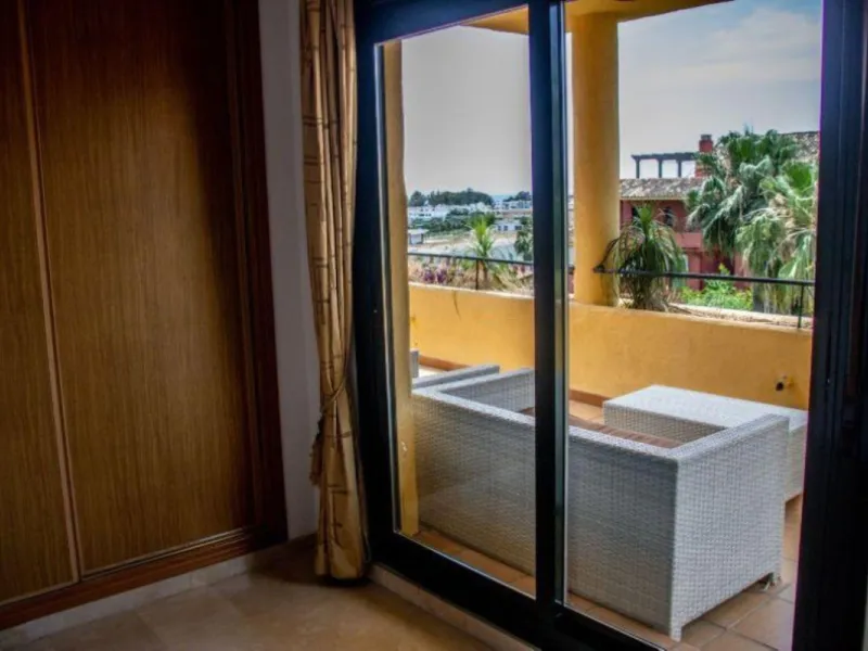 3 Bedrooms, 3 Bathrooms, Built 300 m², Terrace 60 m².