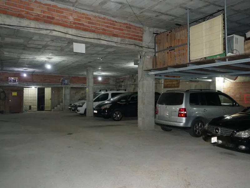 Are you looking for an investment in one of the areas with the best views in Vélez Málaga? If that is so, this property is for you. With all the projects already approved and sufficient space for 9 apartments and 11 parking spots. The project is made up b