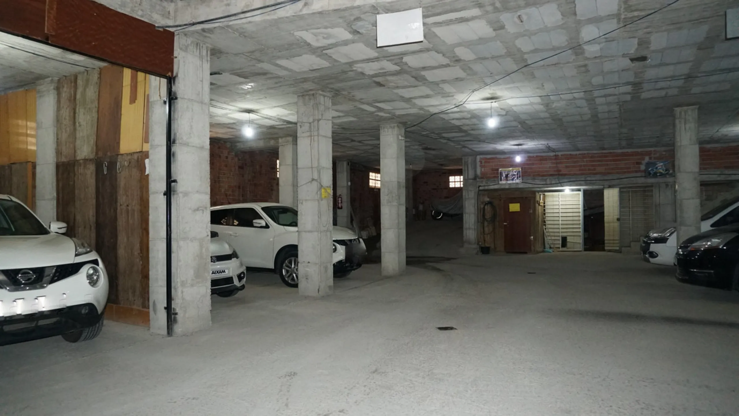 Are you looking for an investment in one of the areas with the best views in Vélez Málaga? If that is so, this property is for you. With all the projects already approved and sufficient space for 9 apartments and 11 parking spots. The project is made up b