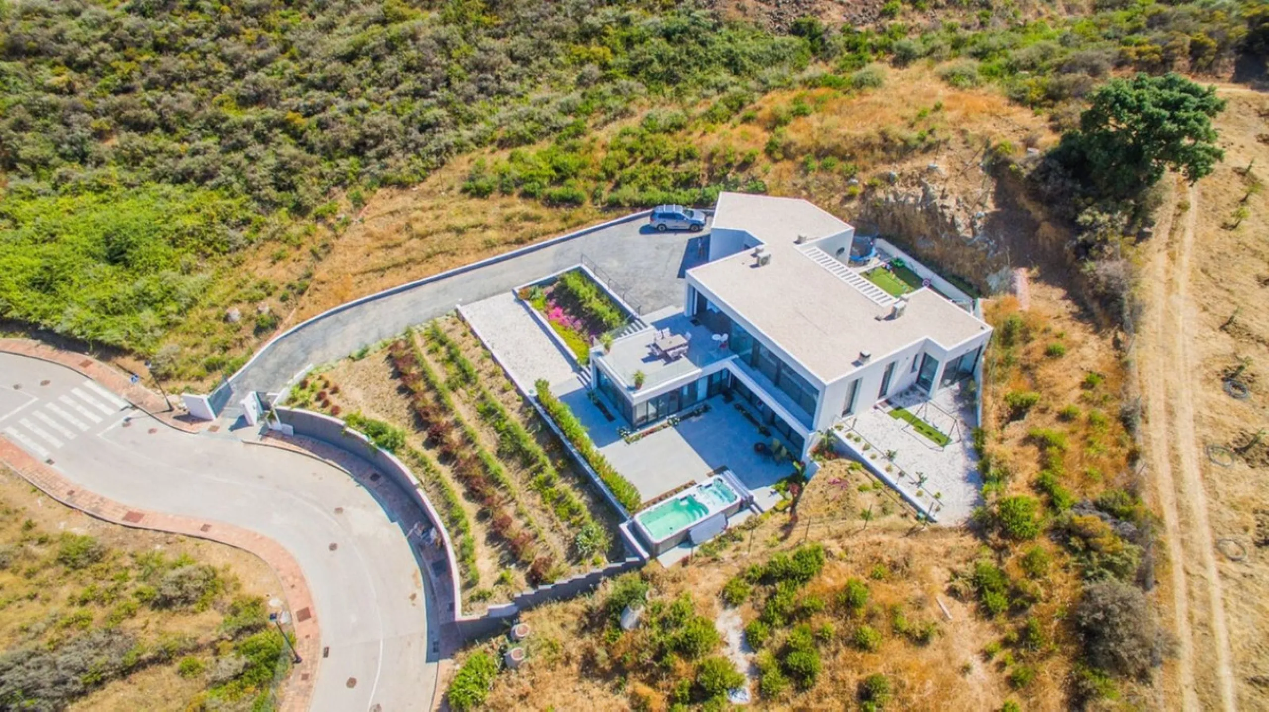 House - Detached Villa в продаже в Mijas, Málaga. В доме 4 спален и 3 ванных комнат. Площадь дома 252 м². Площадь участка 1853 м²