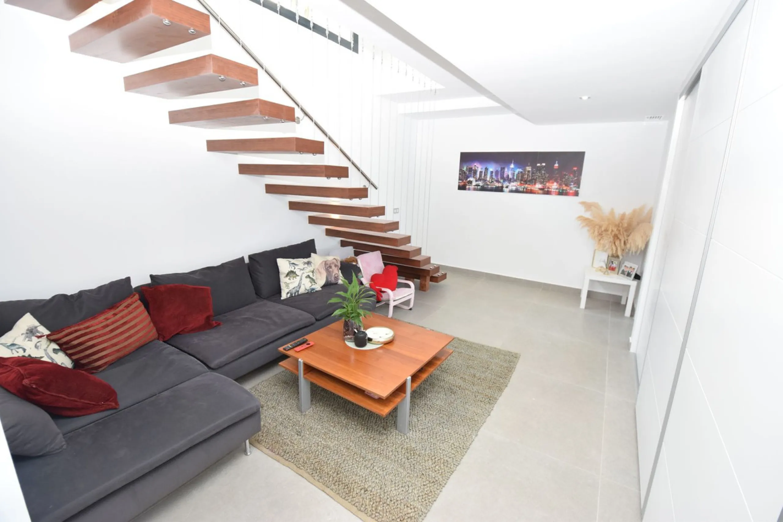 House - Detached Villa в продаже в Mijas, Málaga. В доме 4 спален и 3 ванных комнат. Площадь дома 252 м². Площадь участка 1853 м²