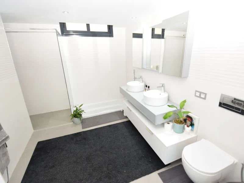 House - Detached Villa в продаже в Mijas, Málaga. В доме 4 спален и 3 ванных комнат. Площадь дома 252 м². Площадь участка 1853 м²