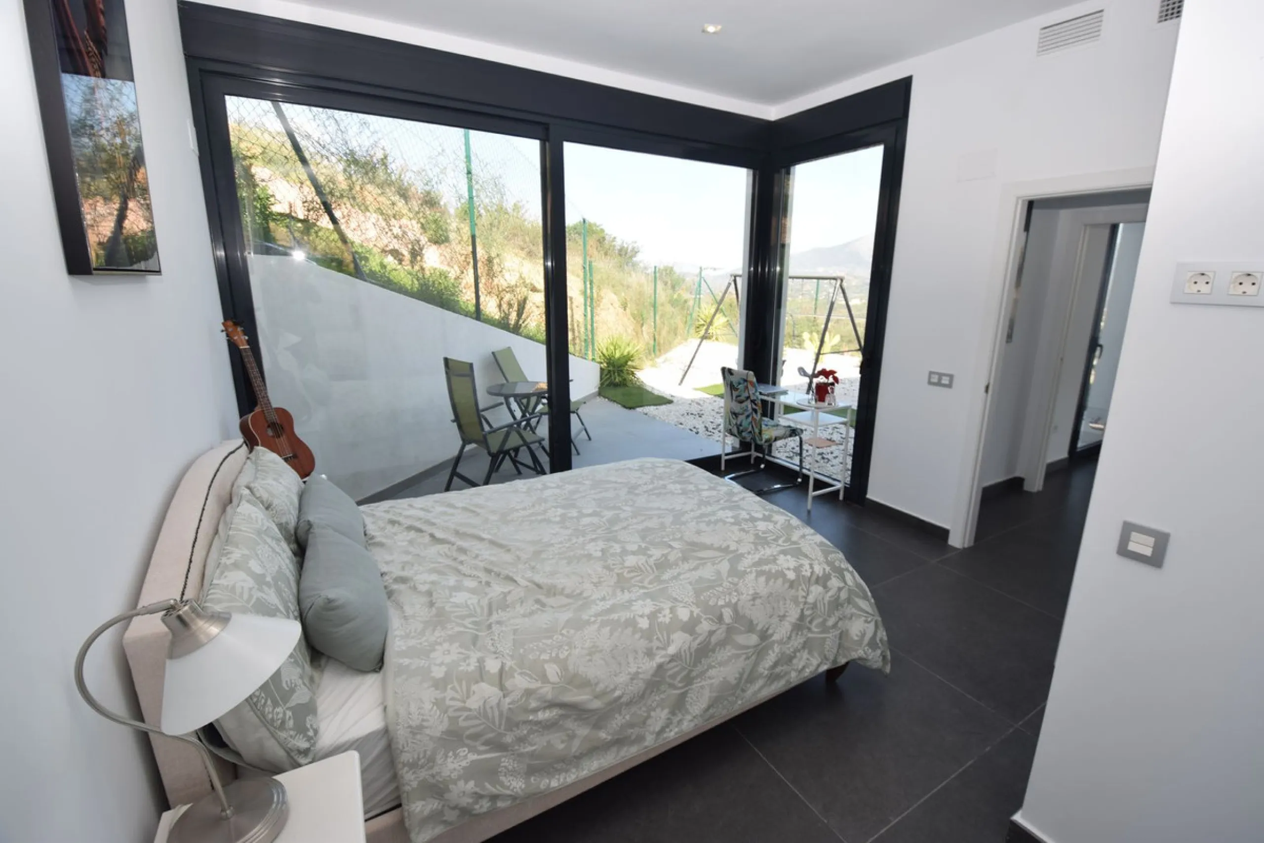 House - Detached Villa в продаже в Mijas, Málaga. В доме 4 спален и 3 ванных комнат. Площадь дома 252 м². Площадь участка 1853 м²