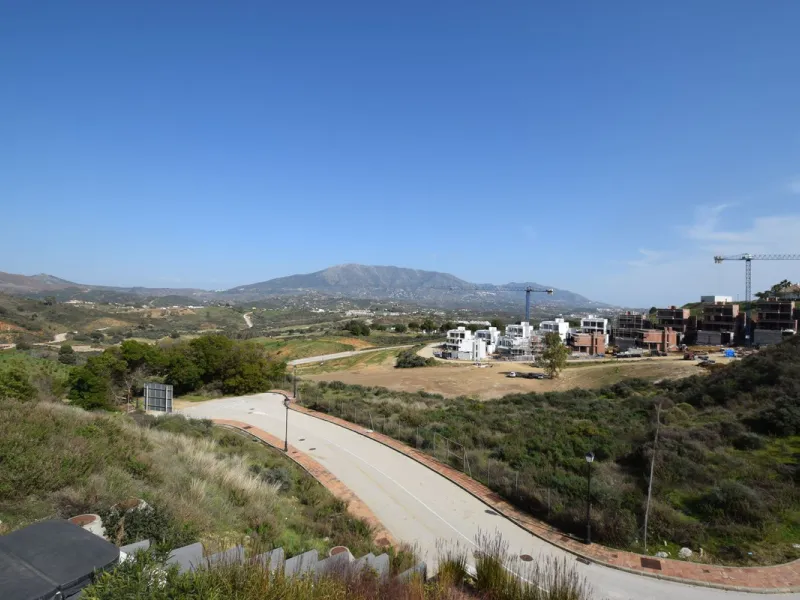 House - Detached Villa в продаже в Mijas, Málaga. В доме 4 спален и 3 ванных комнат. Площадь дома 252 м². Площадь участка 1853 м²