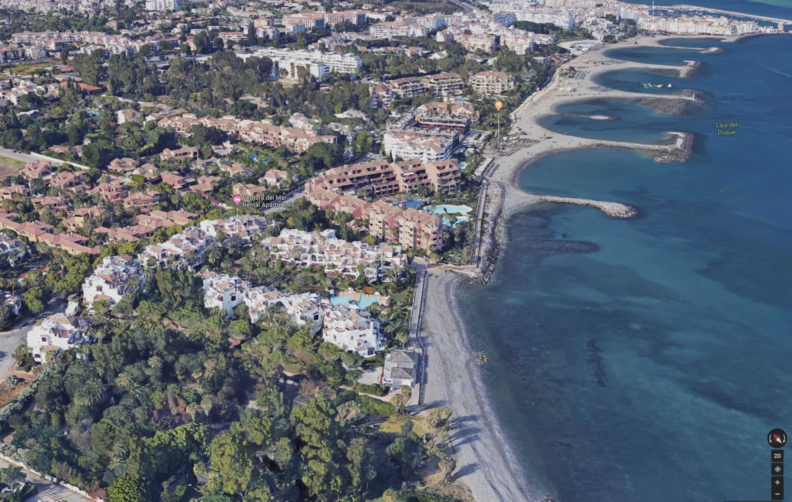 The beachfront restaurant of Ventura del Mar, located on the southern corner of the complex of the same name, was built together with the development and designed by the renowned architect Melvin Villarroel (Puente Romano, Sea Grill, Alcazaba, Alzambra, e