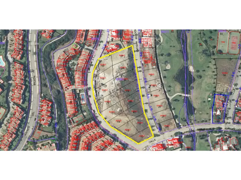 Plot - Residential Plot в продаже в Estepona, Málaga. Площадь дома 3900 м². Площадь участка 9751 м²