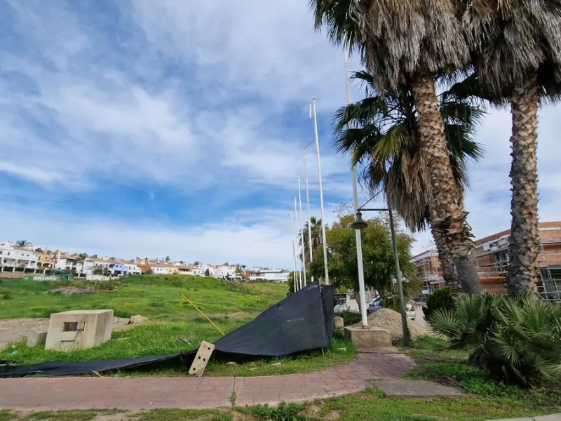 Plot - Residential Plot в продаже в Estepona, Málaga. Площадь дома 3900 м². Площадь участка 9751 м²