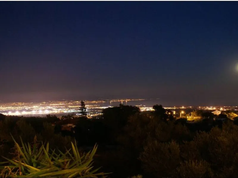 A spectacular property only 5 minutes from Malaga Airport, Leisure Centers and Industrial Polygons. 10 minutes from Malaga capital. 10 minutes from Alhaurín de la Torre, Torremolinos, Benalmadena Pueblo, A  and  15 minutes from other inland villages. 30 m