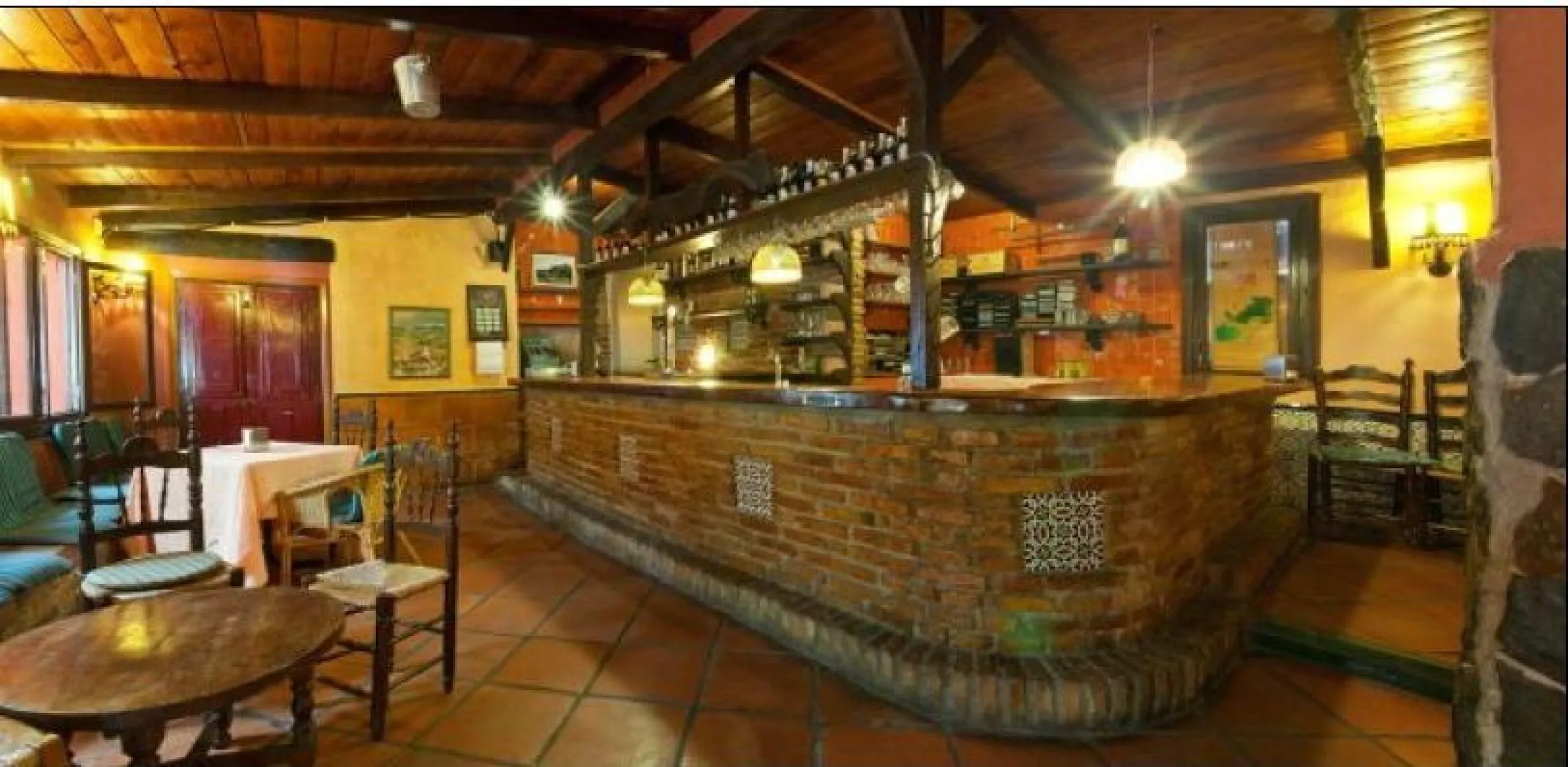 A spectacular property only 5 minutes from Malaga Airport, Leisure Centers and Industrial Polygons. 10 minutes from Malaga capital. 10 minutes from Alhaurín de la Torre, Torremolinos, Benalmadena Pueblo, A  and  15 minutes from other inland villages. 30 m