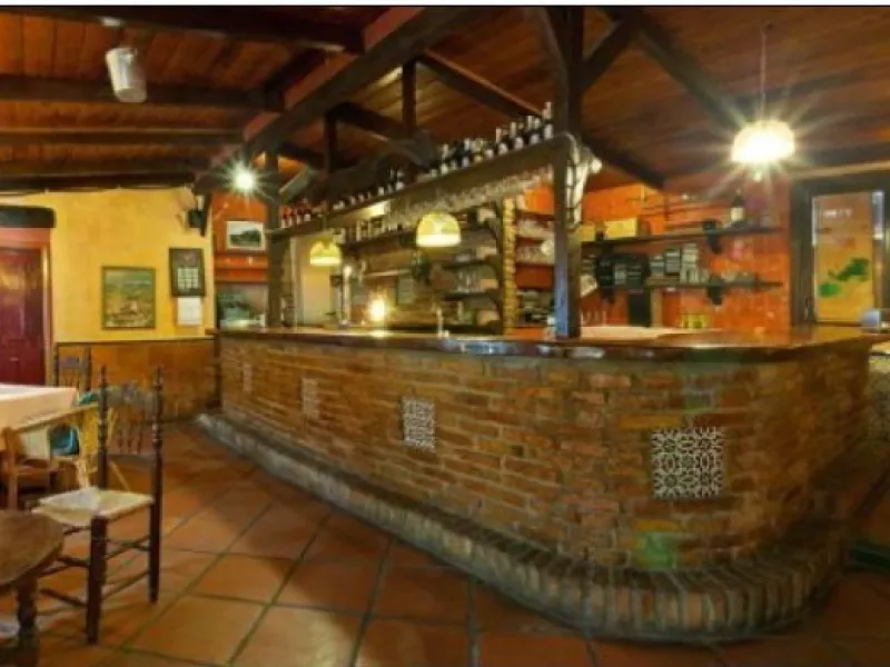 A spectacular property only 5 minutes from Malaga Airport, Leisure Centers and Industrial Polygons. 10 minutes from Malaga capital. 10 minutes from Alhaurín de la Torre, Torremolinos, Benalmadena Pueblo, A  and  15 minutes from other inland villages. 30 m