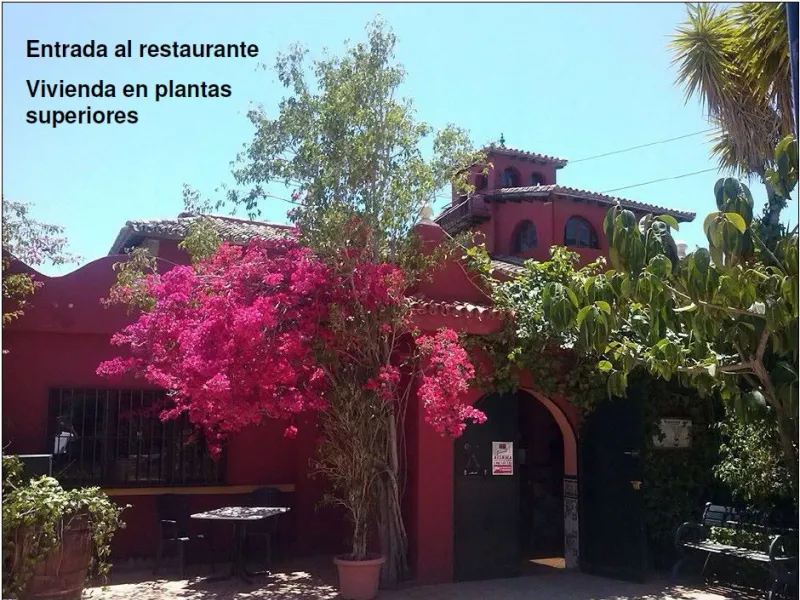 A spectacular property only 5 minutes from Malaga Airport, Leisure Centers and Industrial Polygons. 10 minutes from Malaga capital. 10 minutes from Alhaurín de la Torre, Torremolinos, Benalmadena Pueblo, A  and  15 minutes from other inland villages. 30 m