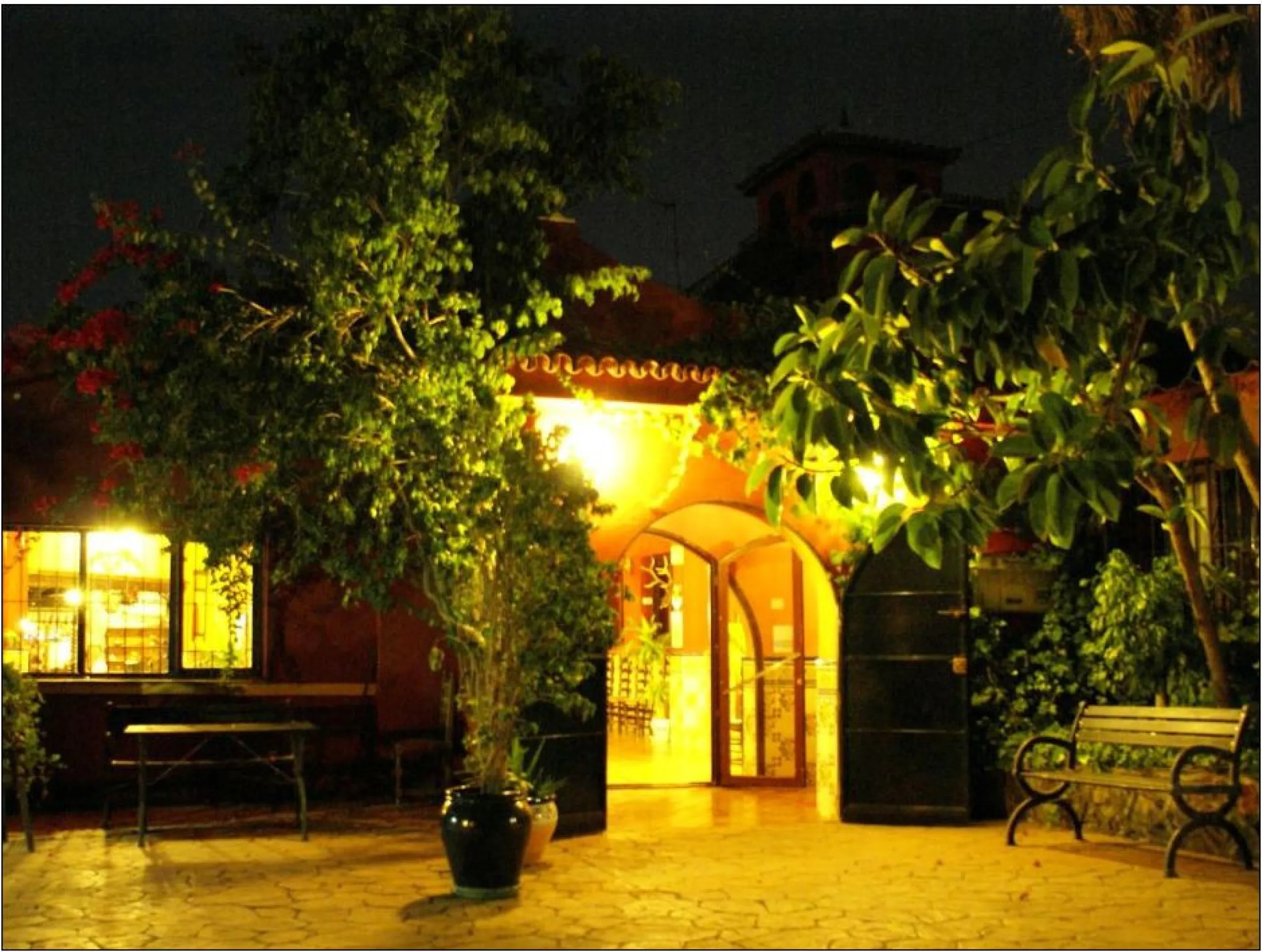 A spectacular property only 5 minutes from Malaga Airport, Leisure Centers and Industrial Polygons. 10 minutes from Malaga capital. 10 minutes from Alhaurín de la Torre, Torremolinos, Benalmadena Pueblo, A  and  15 minutes from other inland villages. 30 m