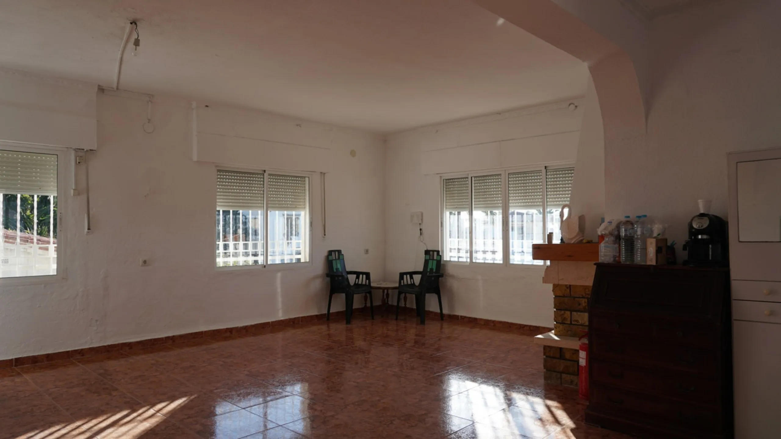 This beautiful property is perfect for anyone who wants to invest in a big family house with a lot of potential and different possibilities. Or for someone who is looking to open a B&B style business. The property is made up by 10 apartments which are com
