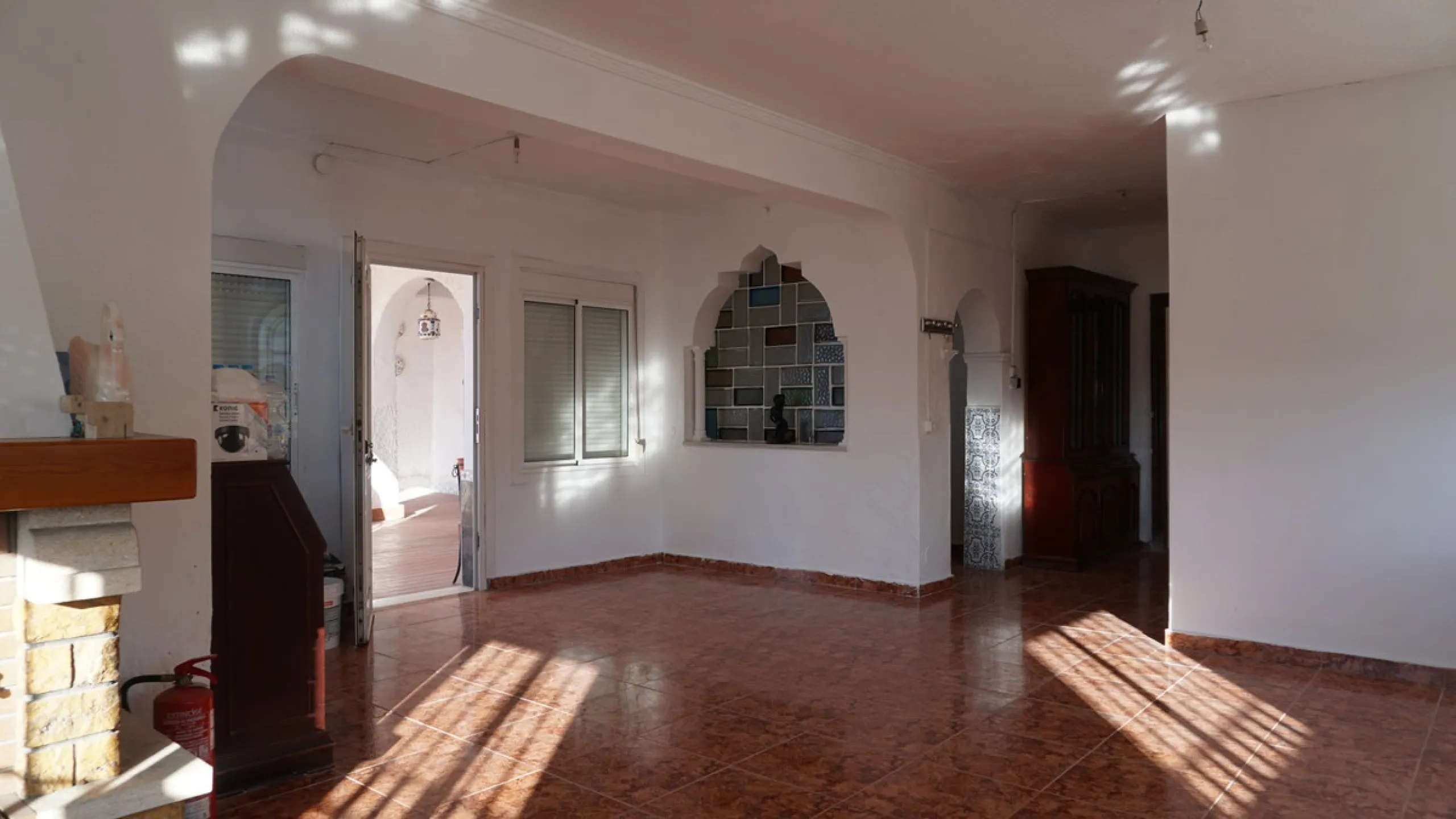 This beautiful property is perfect for anyone who wants to invest in a big family house with a lot of potential and different possibilities. Or for someone who is looking to open a B&B style business. The property is made up by 10 apartments which are com