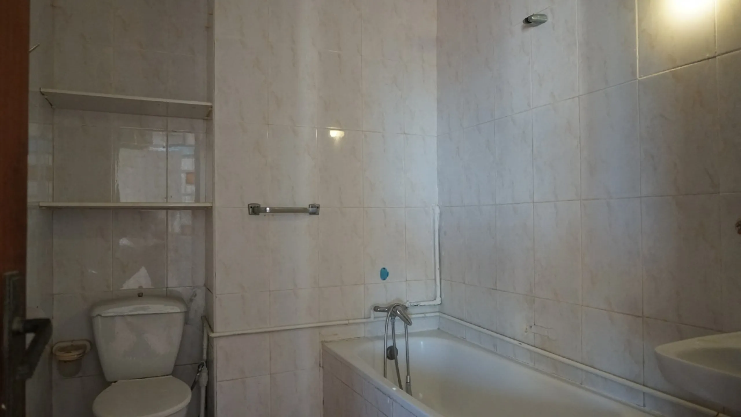 This beautiful property is perfect for anyone who wants to invest in a big family house with a lot of potential and different possibilities. Or for someone who is looking to open a B&B style business. The property is made up by 10 apartments which are com