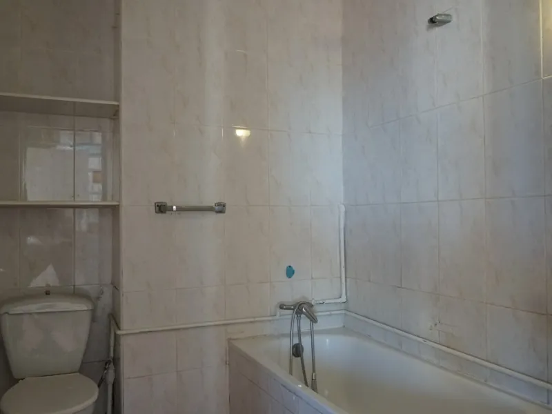 This beautiful property is perfect for anyone who wants to invest in a big family house with a lot of potential and different possibilities. Or for someone who is looking to open a B&B style business. The property is made up by 10 apartments which are com