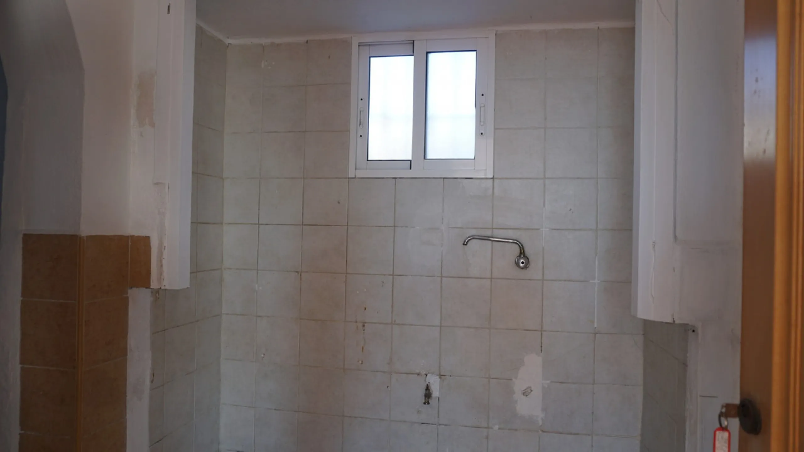 This beautiful property is perfect for anyone who wants to invest in a big family house with a lot of potential and different possibilities. Or for someone who is looking to open a B&B style business. The property is made up by 10 apartments which are com