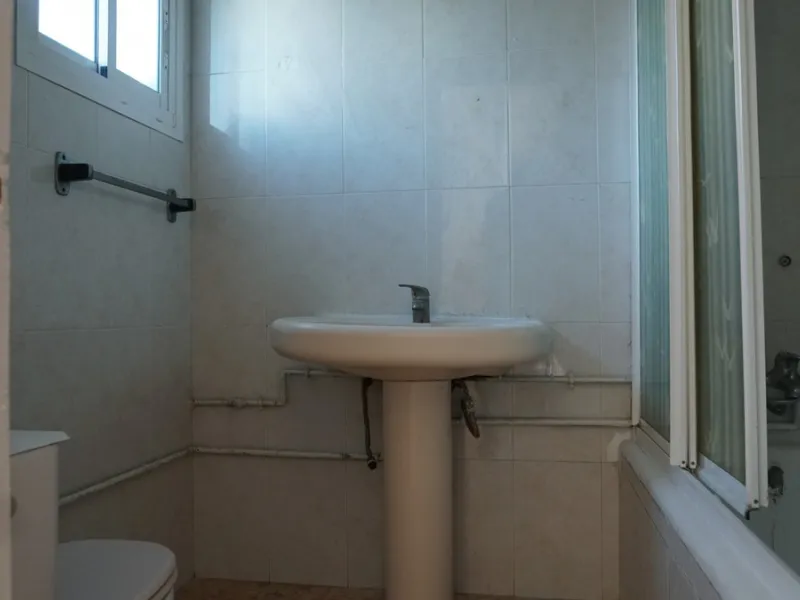 This beautiful property is perfect for anyone who wants to invest in a big family house with a lot of potential and different possibilities. Or for someone who is looking to open a B&B style business. The property is made up by 10 apartments which are com