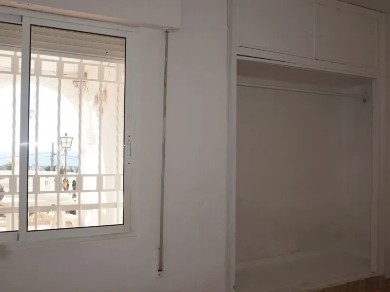 This beautiful property is perfect for anyone who wants to invest in a big family house with a lot of potential and different possibilities. Or for someone who is looking to open a B&B style business. The property is made up by 10 apartments which are com