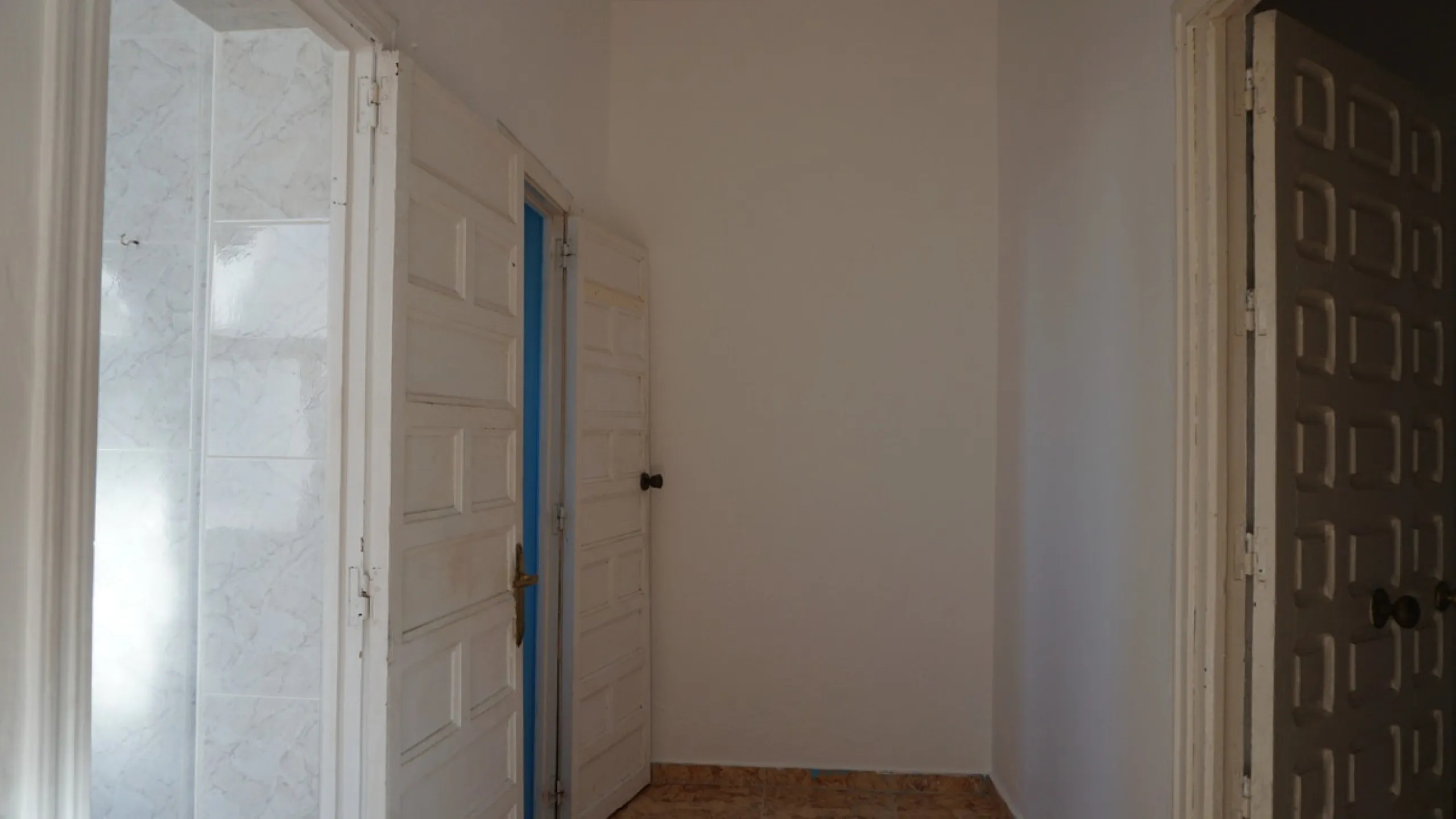 This beautiful property is perfect for anyone who wants to invest in a big family house with a lot of potential and different possibilities. Or for someone who is looking to open a B&B style business. The property is made up by 10 apartments which are com