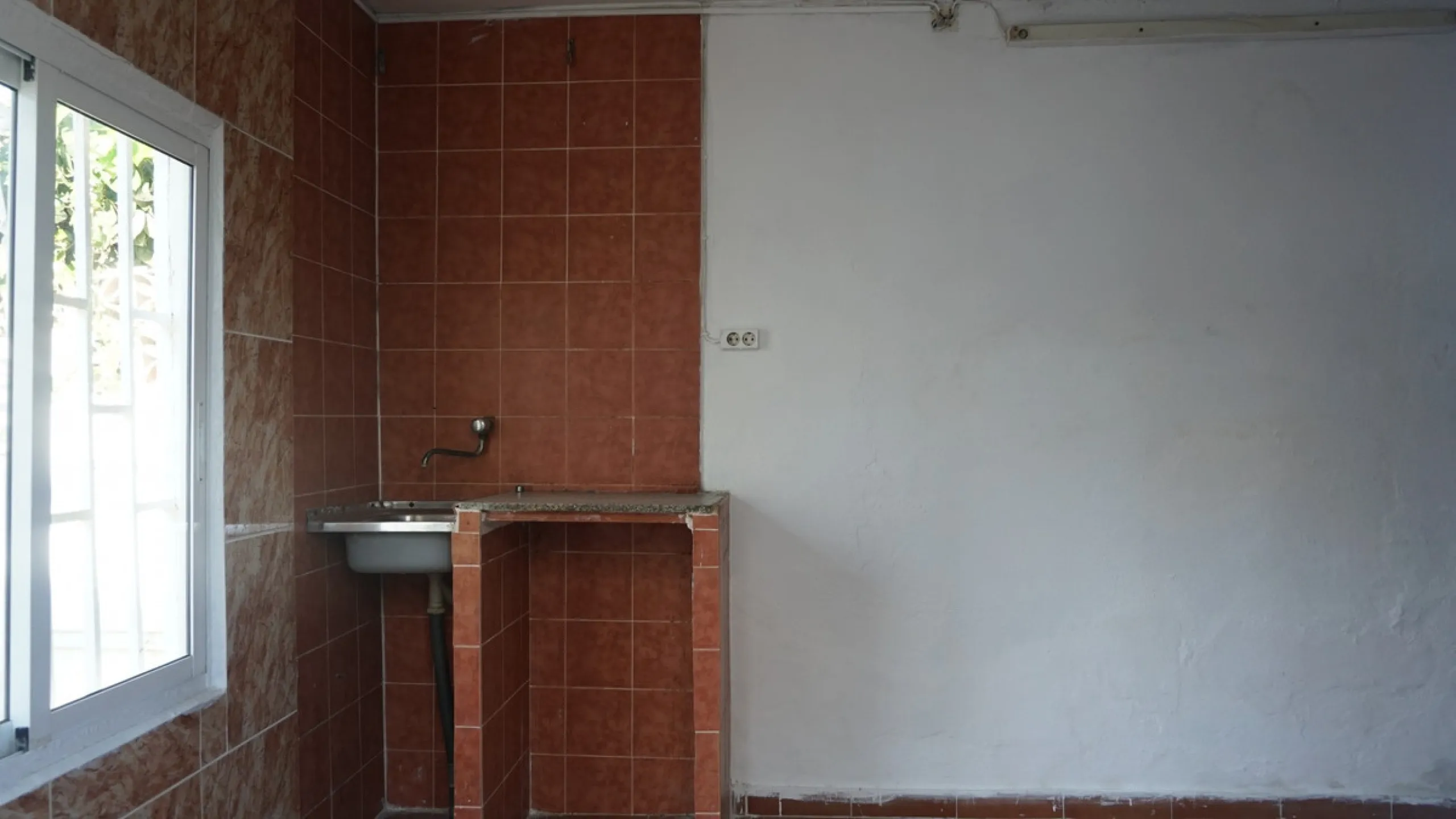 This beautiful property is perfect for anyone who wants to invest in a big family house with a lot of potential and different possibilities. Or for someone who is looking to open a B&B style business. The property is made up by 10 apartments which are com