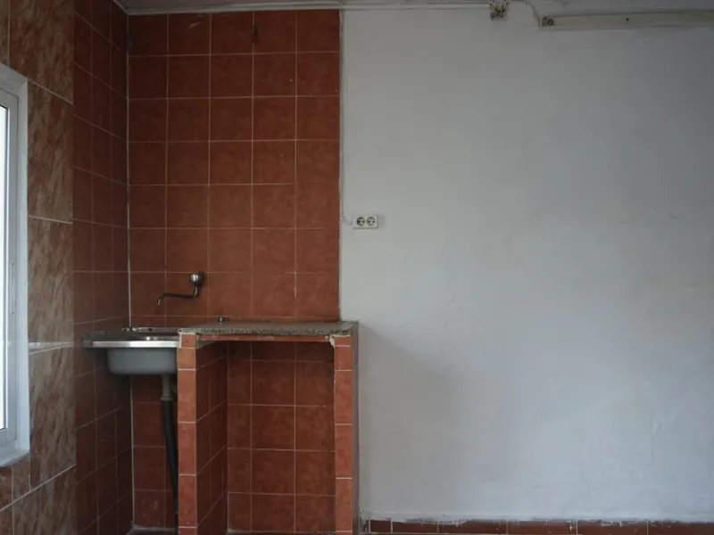 This beautiful property is perfect for anyone who wants to invest in a big family house with a lot of potential and different possibilities. Or for someone who is looking to open a B&B style business. The property is made up by 10 apartments which are com