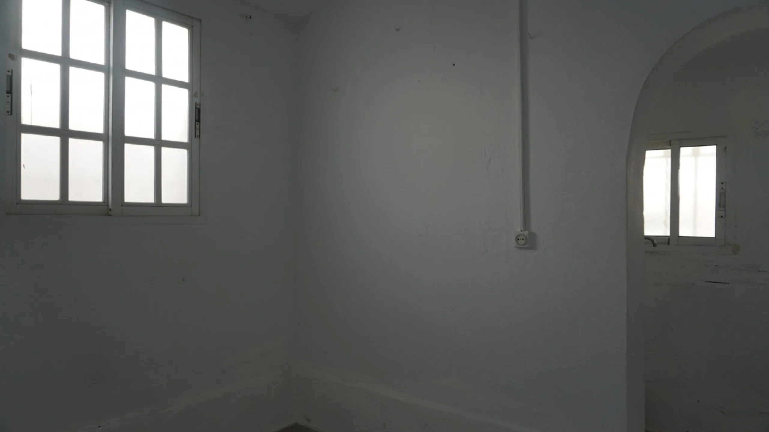 This beautiful property is perfect for anyone who wants to invest in a big family house with a lot of potential and different possibilities. Or for someone who is looking to open a B&B style business. The property is made up by 10 apartments which are com