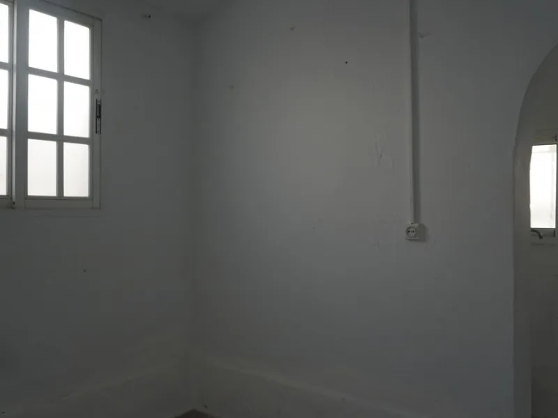 This beautiful property is perfect for anyone who wants to invest in a big family house with a lot of potential and different possibilities. Or for someone who is looking to open a B&B style business. The property is made up by 10 apartments which are com