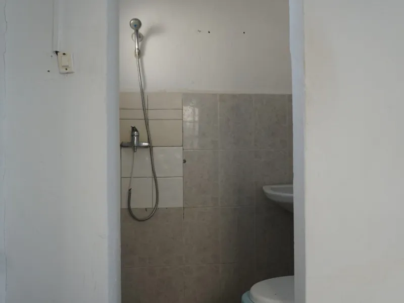 This beautiful property is perfect for anyone who wants to invest in a big family house with a lot of potential and different possibilities. Or for someone who is looking to open a B&B style business. The property is made up by 10 apartments which are com