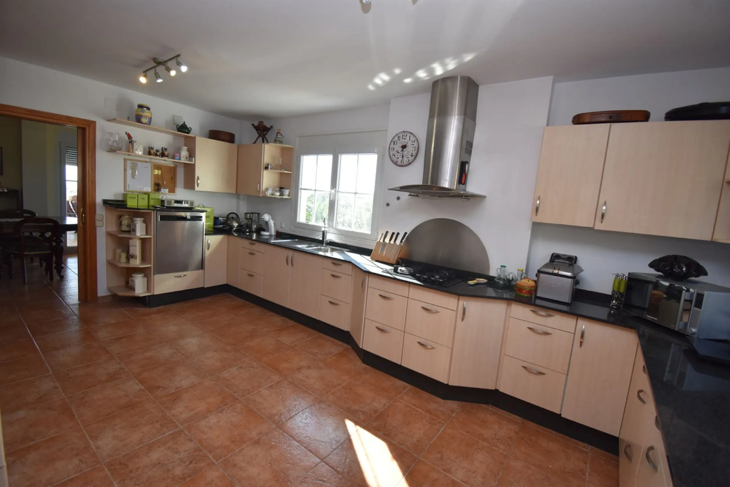 Beautiful 4 bedroom Villa close to the idyllic white washed Village of Mijas! Secluded elevated position enjoying amazing coastal views! Private pool, many sunny terraces and built to a high specification - TRULY MUST BE SEEN TO BE APPRECIATED!
