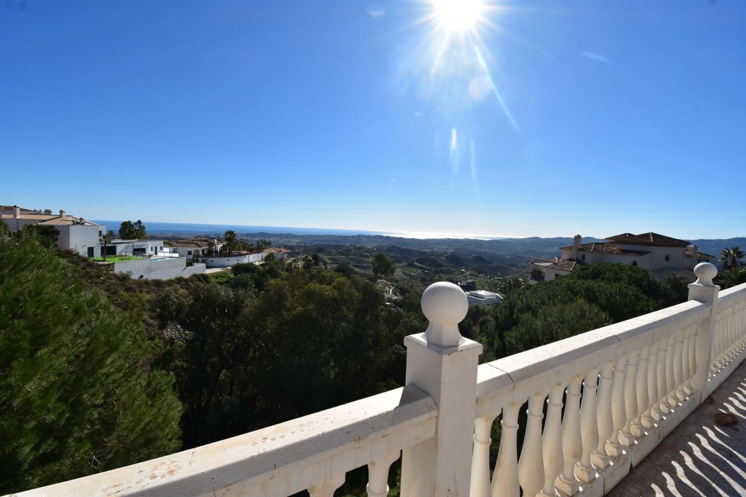Beautiful 4 bedroom Villa close to the idyllic white washed Village of Mijas! Secluded elevated position enjoying amazing coastal views! Private pool, many sunny terraces and built to a high specification - TRULY MUST BE SEEN TO BE APPRECIATED!