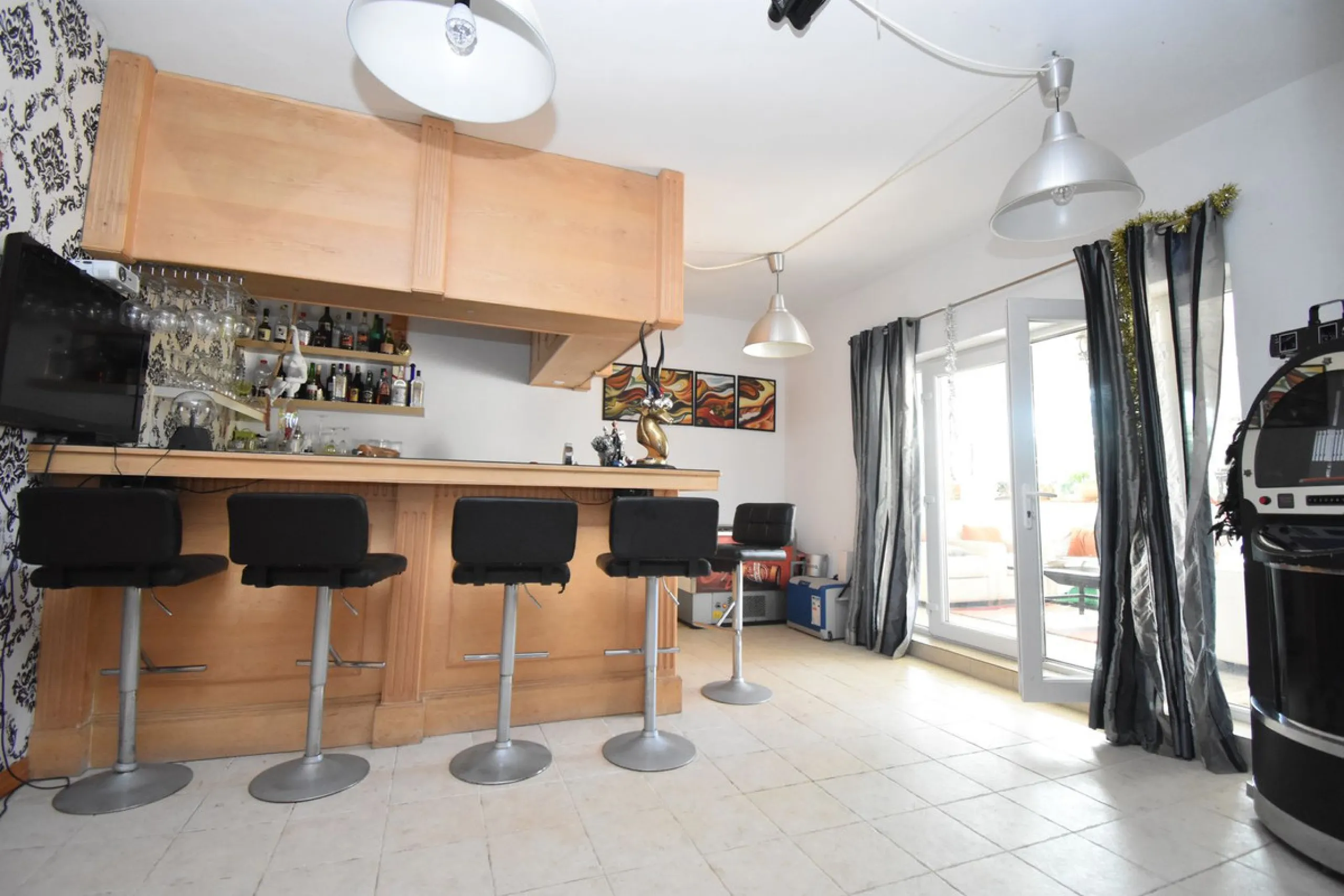 Beautiful 4 bedroom Villa close to the idyllic white washed Village of Mijas! Secluded elevated position enjoying amazing coastal views! Private pool, many sunny terraces and built to a high specification - TRULY MUST BE SEEN TO BE APPRECIATED!