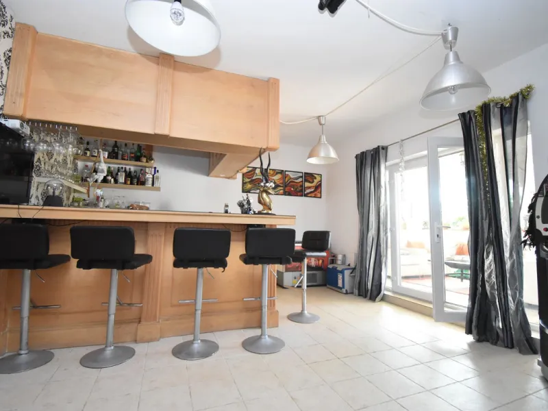 Beautiful 4 bedroom Villa close to the idyllic white washed Village of Mijas! Secluded elevated position enjoying amazing coastal views! Private pool, many sunny terraces and built to a high specification - TRULY MUST BE SEEN TO BE APPRECIATED!