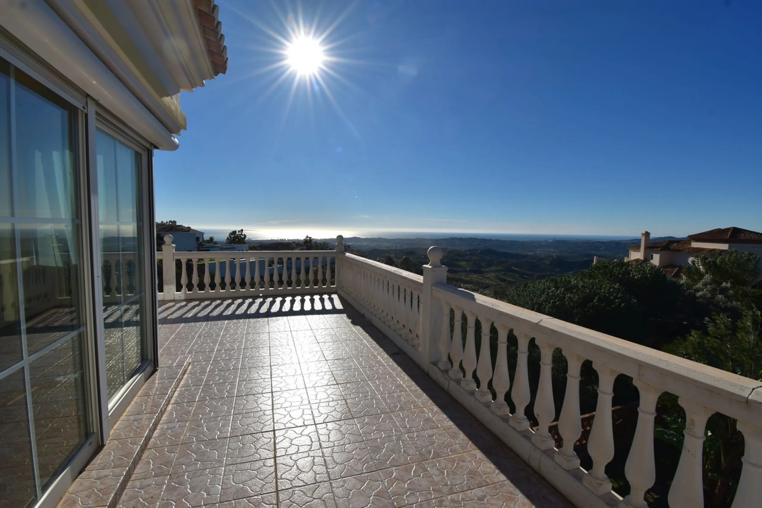 Beautiful 4 bedroom Villa close to the idyllic white washed Village of Mijas! Secluded elevated position enjoying amazing coastal views! Private pool, many sunny terraces and built to a high specification - TRULY MUST BE SEEN TO BE APPRECIATED!
