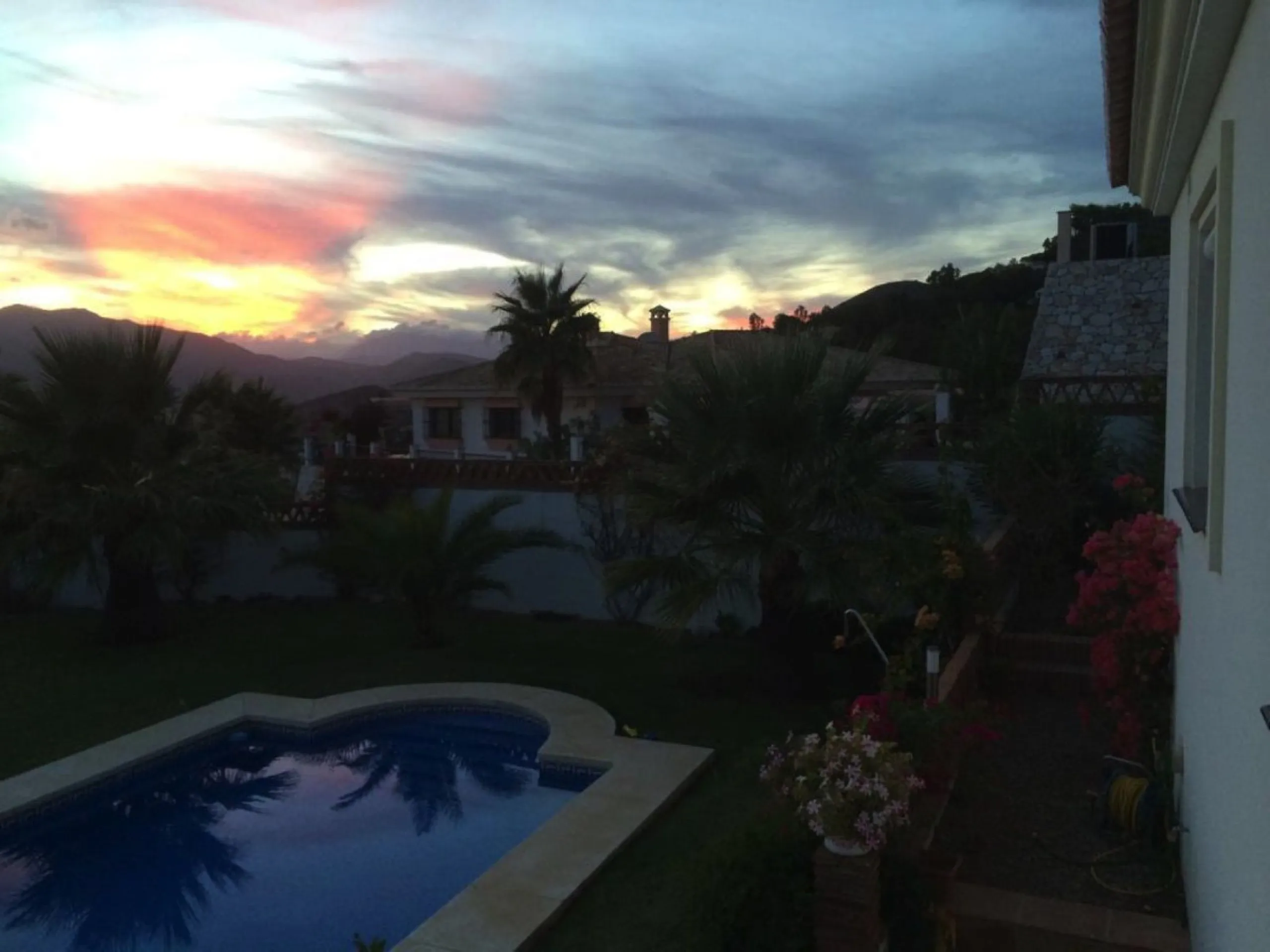 Beautiful 4 bedroom Villa close to the idyllic white washed Village of Mijas! Secluded elevated position enjoying amazing coastal views! Private pool, many sunny terraces and built to a high specification - TRULY MUST BE SEEN TO BE APPRECIATED!