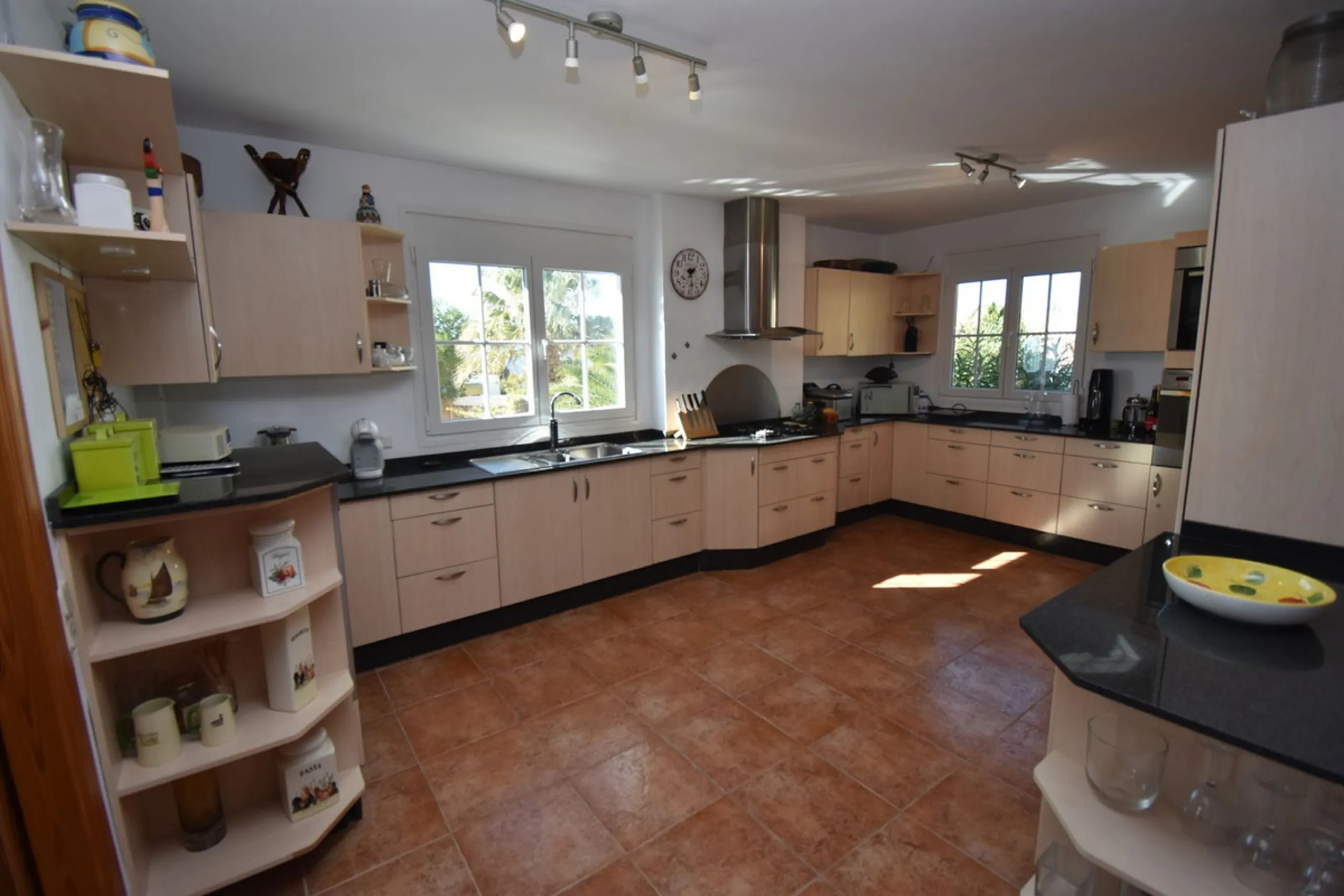 Beautiful 4 bedroom Villa close to the idyllic white washed Village of Mijas! Secluded elevated position enjoying amazing coastal views! Private pool, many sunny terraces and built to a high specification - TRULY MUST BE SEEN TO BE APPRECIATED!